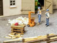 Noch-13726 - Holzspalter und Kreissäge H0